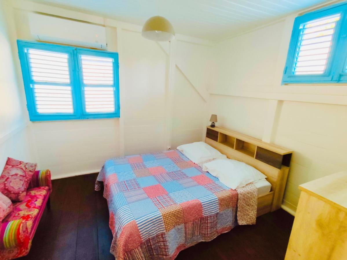 Location Maison Bleue Avec Piscine Privative Au Carbet Martinique Le Carbet Esterno foto